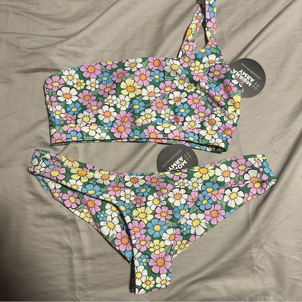 Moana Bikini Floral Design - Picture 2 of 7